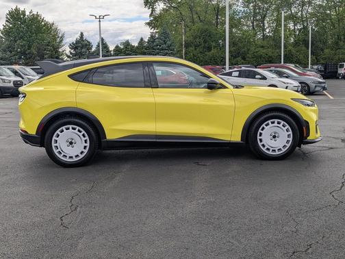 2025 Ford Mustang Mach-E GT