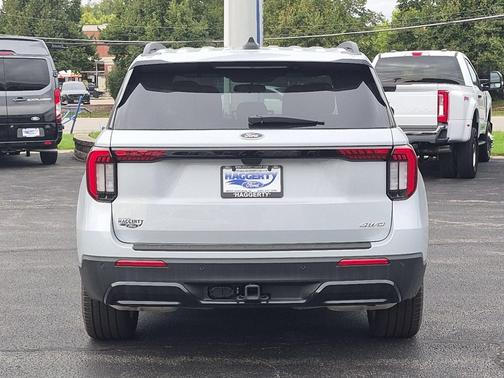 SPACE WHITE METALLIC 2026 Ford Explorer ST-Line