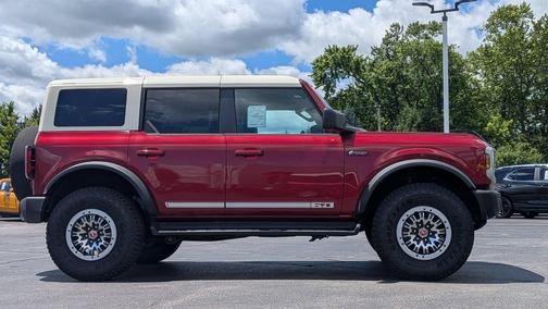 Ruby Red Metallic Tinted Clearcoat 2026 Ford Bronco Outer Banks
