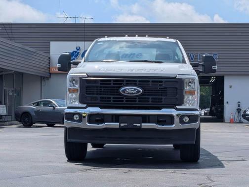 OXFORD WHITE 2026 Ford F-350 XL