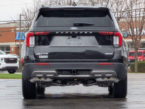 AGATE BLACK METALLIC 2026 Ford Explorer Active