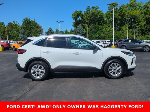 Oxford White 2023 Ford Escape Active