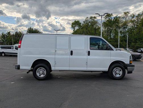 2022 Chevrolet Express 2500 RWD 2500 Regular Wheelbase WT