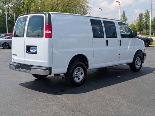 2022 Chevrolet Express 2500 RWD 2500 Regular Wheelbase WT