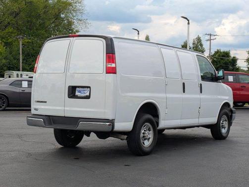 2022 Chevrolet Express 2500 RWD 2500 Regular Wheelbase WT