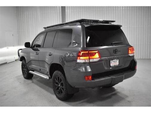 Photo 4 of 20 of 2020 Toyota Land Cruiser