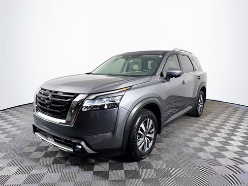 2024 Nissan Pathfinder SL