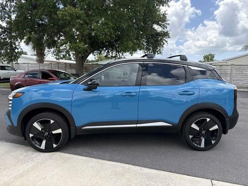 2t Ice Blk Roof 2026 Nissan Kicks SR