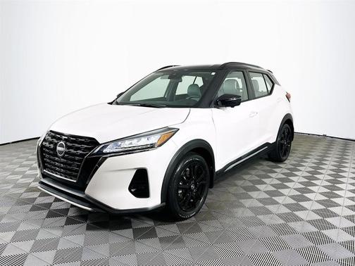 2023 Nissan Kicks SR