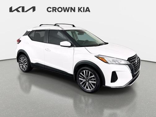 Aspen White 2024 Nissan Kicks SV