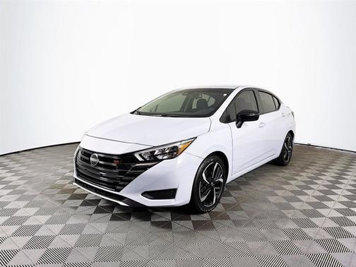 2023 Nissan Versa 1.6 SR