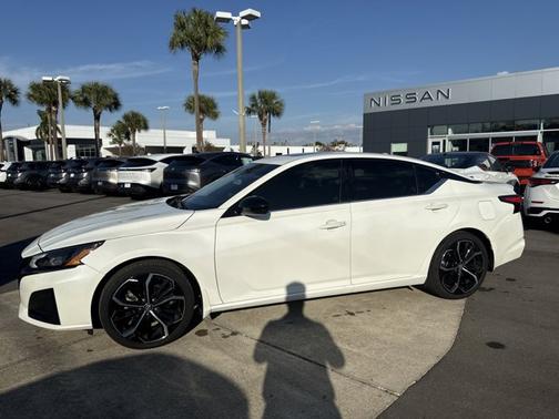 2023 Nissan Altima 2.5 SR