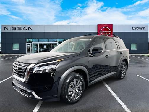 2024 Nissan Pathfinder SV