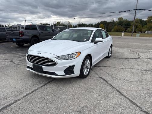 2020 Ford Fusion SE
