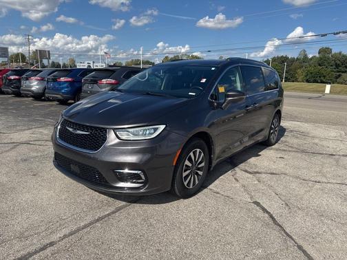2021 Chrysler Pacifica Touring L