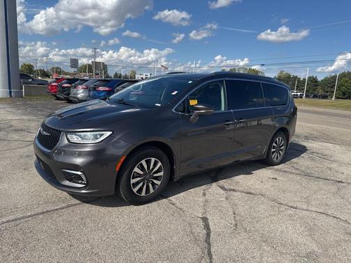 2021 Chrysler Pacifica Touring L