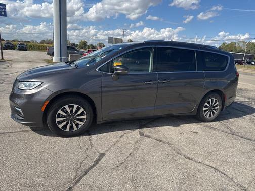 2021 Chrysler Pacifica Touring L