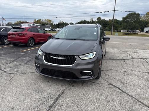 2021 Chrysler Pacifica Touring L