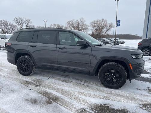 2024 Jeep Grand Cherokee LAREDO