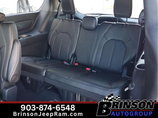 Silver Mist Clearcoat 2026 Chrysler Pacifica Select FWD