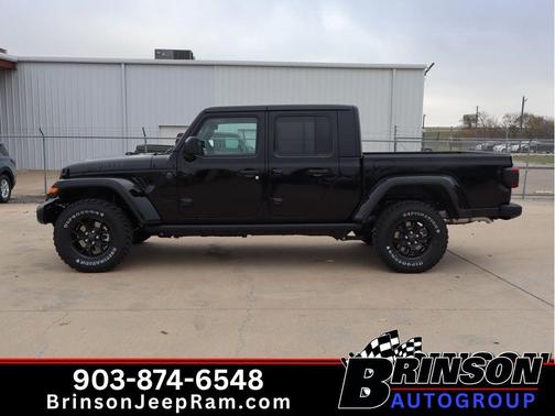 Black Clearcoat 2026 Jeep Gladiator Sport