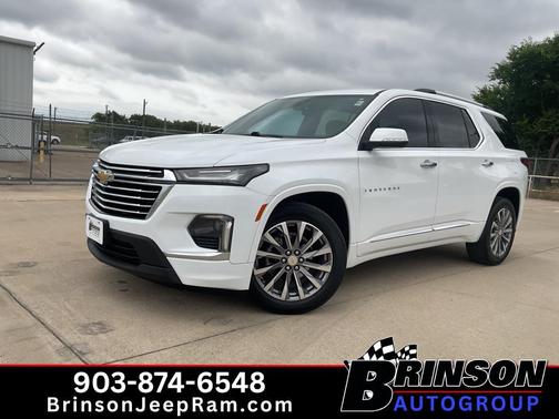 Summit White 2022 Chevrolet Traverse Premier