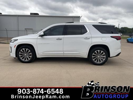 Summit White 2022 Chevrolet Traverse Premier