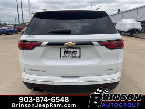 Summit White 2022 Chevrolet Traverse Premier