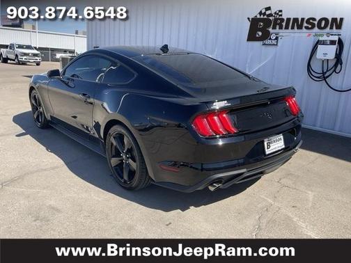 2022 Ford Mustang EcoBoost