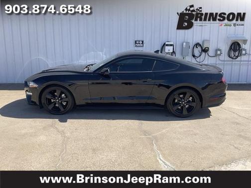2022 Ford Mustang EcoBoost