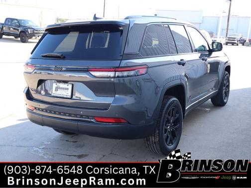 2025 Jeep Grand Cherokee Laredo