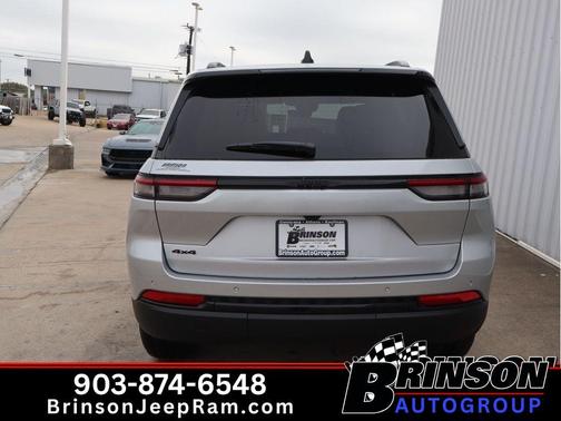 Silver Zynith 2025 Jeep Grand Cherokee Laredo