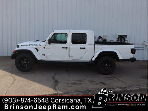 Bright White Clearcoat 2026 Jeep Gladiator Texas Trail