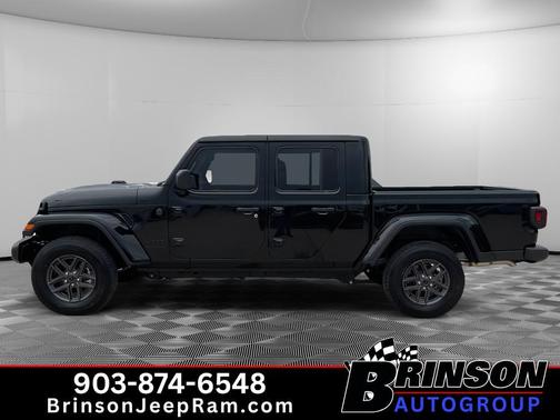Black Clearcoat 2026 Jeep Gladiator Sport
