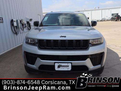 2026 Jeep Grand Cherokee Laredo