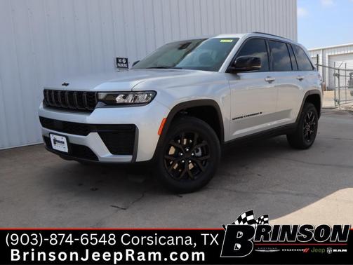 2026 Jeep Grand Cherokee Laredo