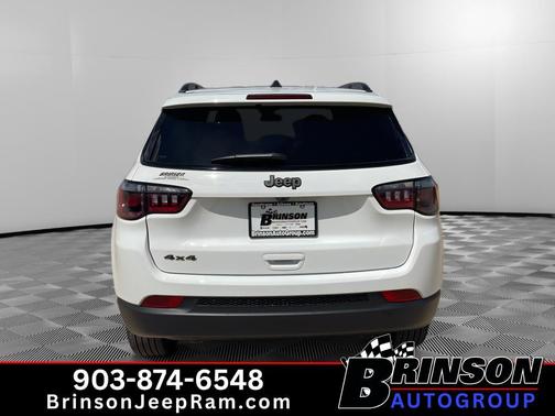 Bright White Clearcoat 2026 Jeep Compass Latitude
