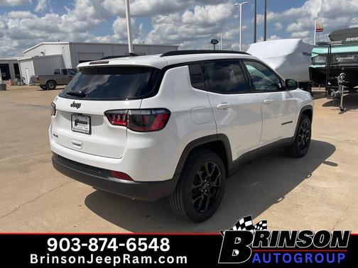 Bright White Clearcoat 2026 Jeep Compass Latitude