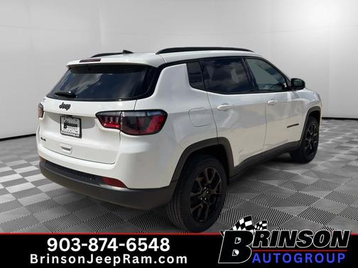 Bright White Clearcoat 2026 Jeep Compass Latitude