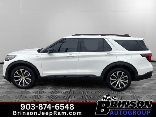 Star White 2026 Ford Explorer ST-Line