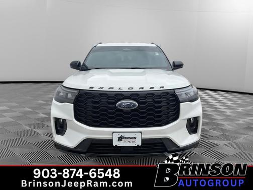 Star White 2026 Ford Explorer ST-Line