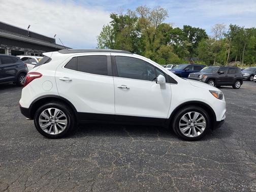 Summit White 2017 Buick Encore Preferred