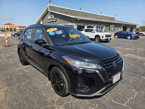 Super Black 2021 Nissan Kicks SR