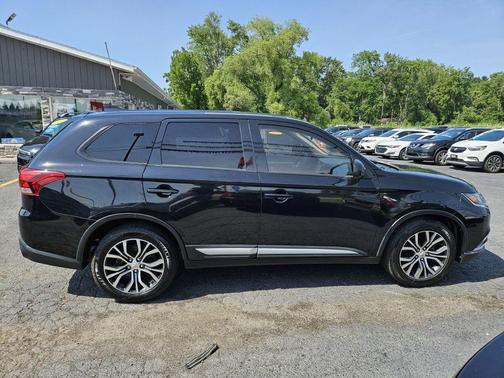 2018 Mitsubishi Outlander ES