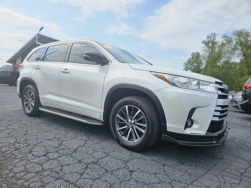 2018 Toyota Highlander SE