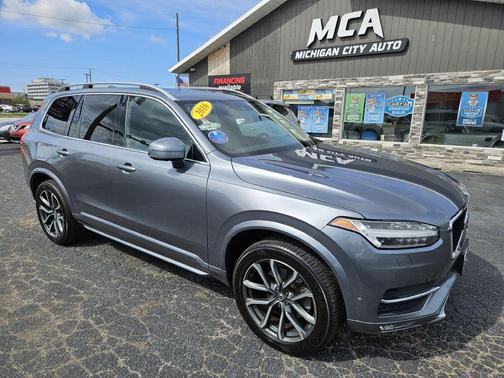 2016 Volvo XC90 T6 Momentum