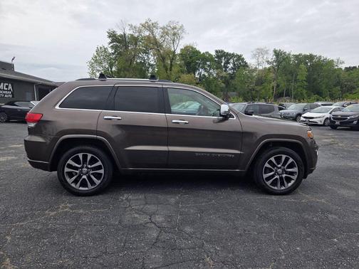 Walnut Brown 2017 Jeep Grand Cherokee Overland