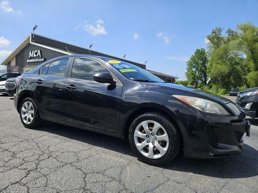 2013 Mazda Mazda3 i Sport