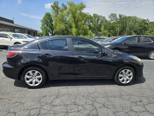 2013 Mazda Mazda3 i Sport