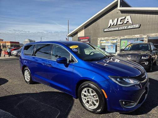 2020 Chrysler Pacifica Touring